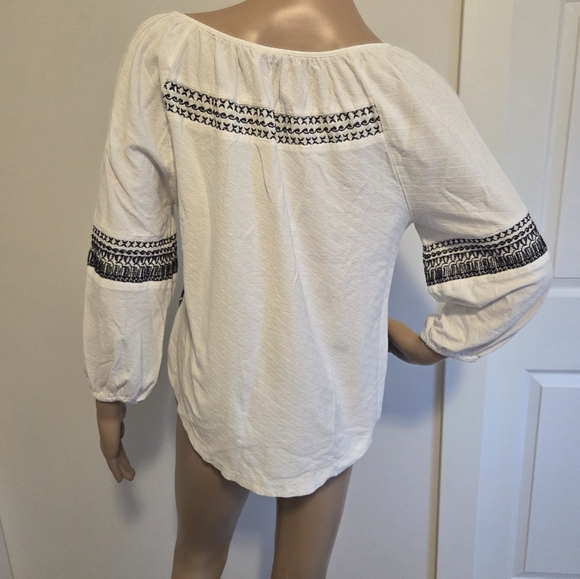 Anthropologie Akemi + Kin Black & White Embroidered Peasant Blouse - Picture 7 of 11